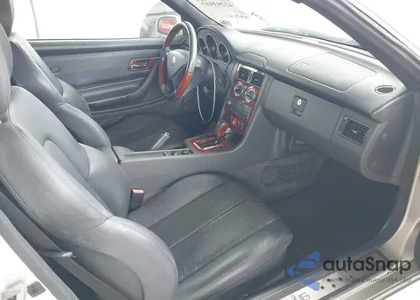 2001 Mercedes-Benz Slk 320 from USA, damaged, VIN WDBKK65F91F207521